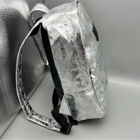Metallic Sliver Backpack TIGI - Picture 3 of 7